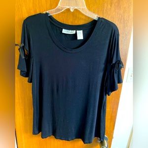 New Direction women’s size large slash/bow short sleeve top
